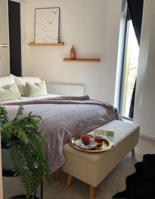 The Pad By The Beach Penthouse Apartment With Sunset And City Views Bournemouth Eksteriør billede
