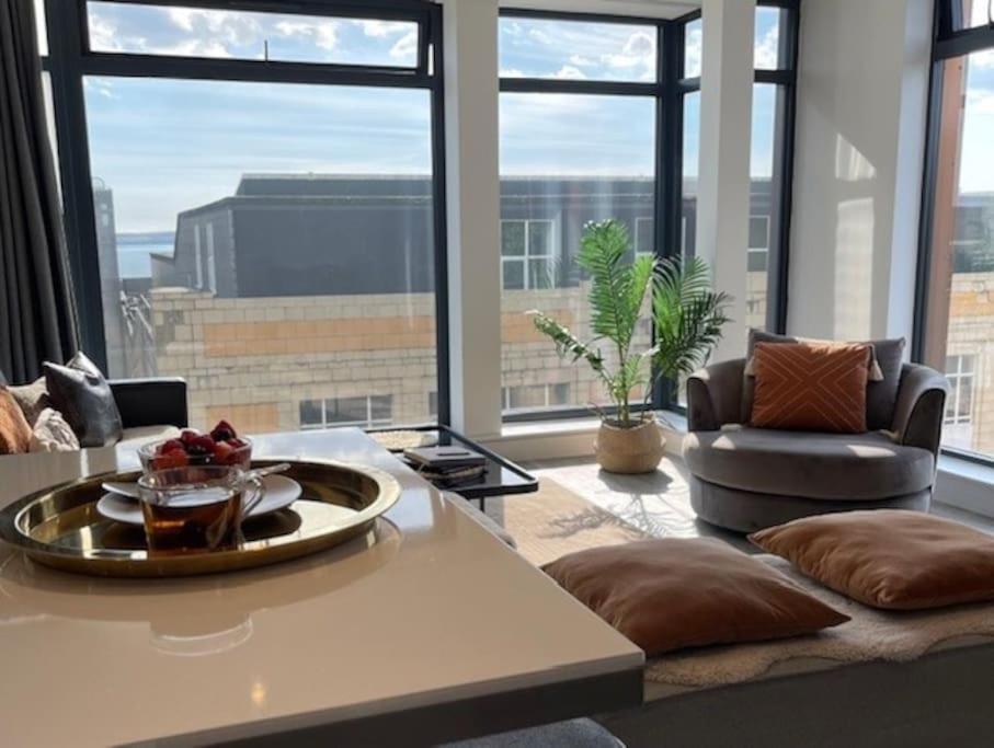 The Pad By The Beach Penthouse Apartment With Sunset And City Views Bournemouth Eksteriør billede