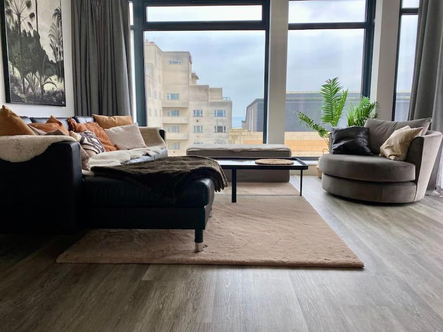 The Pad By The Beach Penthouse Apartment With Sunset And City Views Bournemouth Eksteriør billede